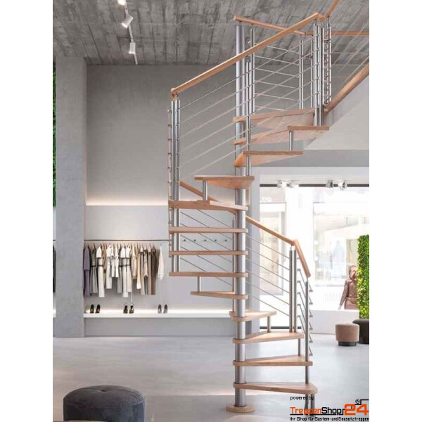 quadratische Spindeltreppe Peonia 100 x 100 cm, 12 Steigungen (11 Stufen + Podest) aus Buche, optional mit Geländer aus Edelstahlpfosten Ø 33 mm, Holzhandlauf Ø 50 mm und 6 Untergurten Ø 10 mm aus Edelstahl. Alle Holzteile Buche Natur oder gebeizt und fertig lackiert.